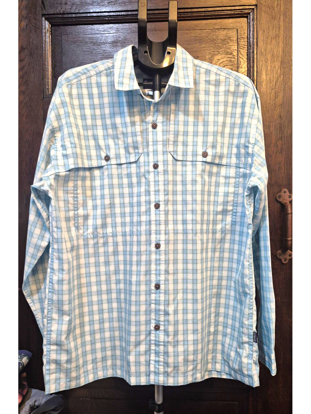Patagonia Men’s L Blue/White Plaid Long Sleeve Button-Up